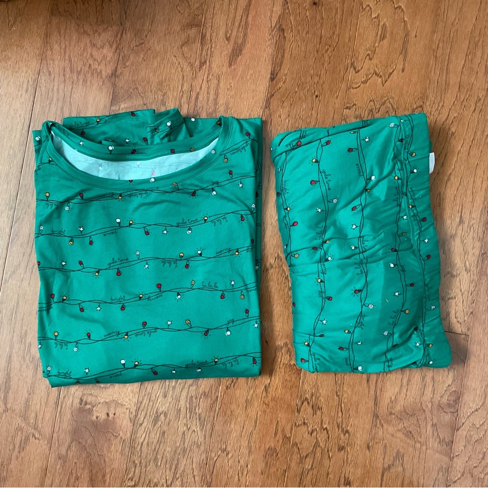 Dreams & Co Comfort Zone Green 2 Piece Christmas Light Pajama Set Size 5X